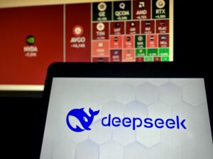 DeepSeek: La IA China que Desafía a ChatGPT con un Enfoque Eficiente y Privado